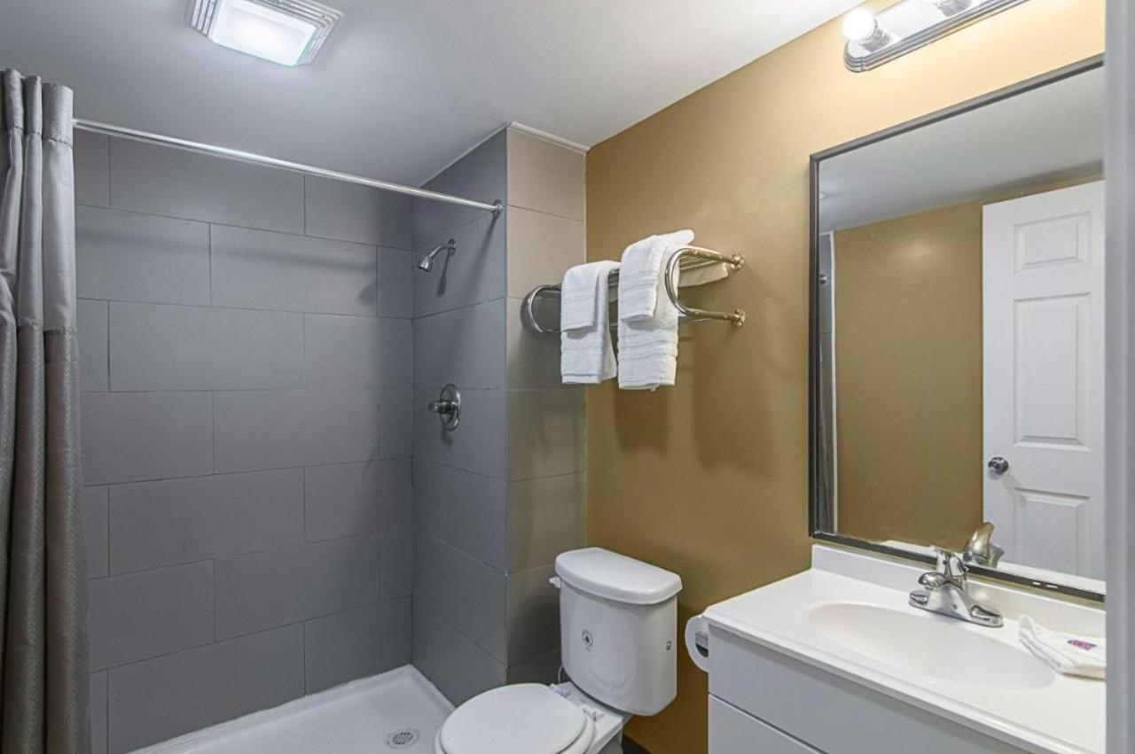 Lonestar Inn & Suites — photo 15