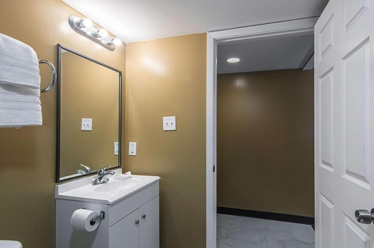 Lonestar Inn & Suites — photo 17