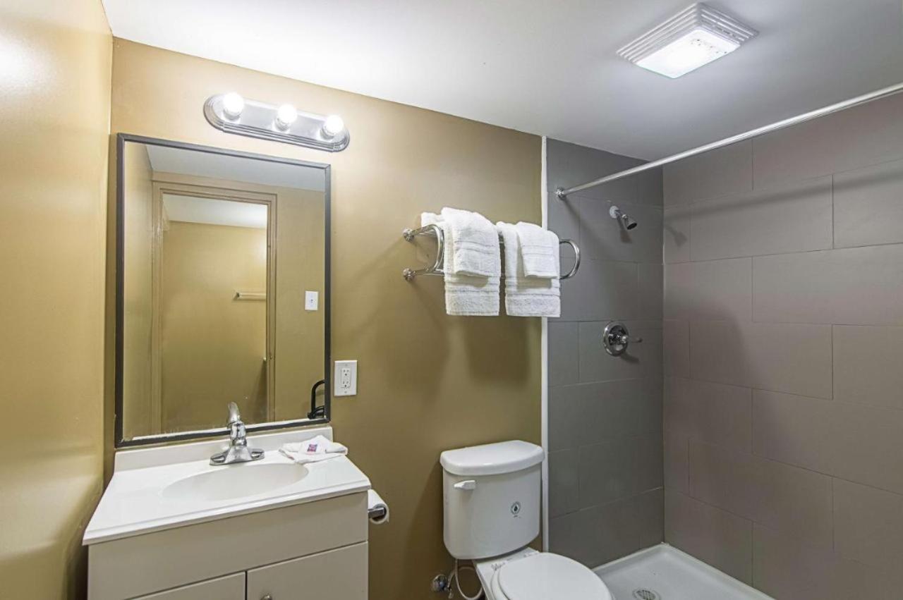 Lonestar Inn & Suites — photo 8