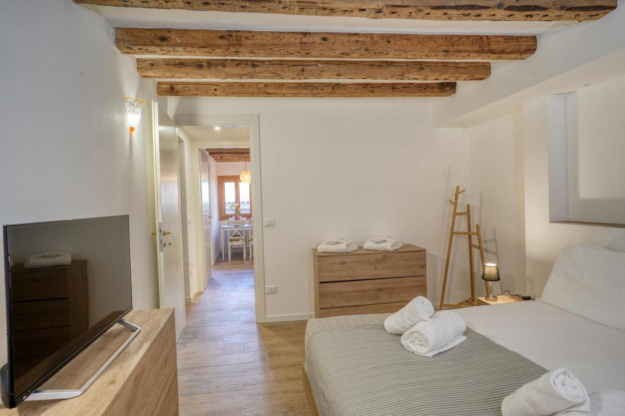 Ecco Suites Apartments - 5