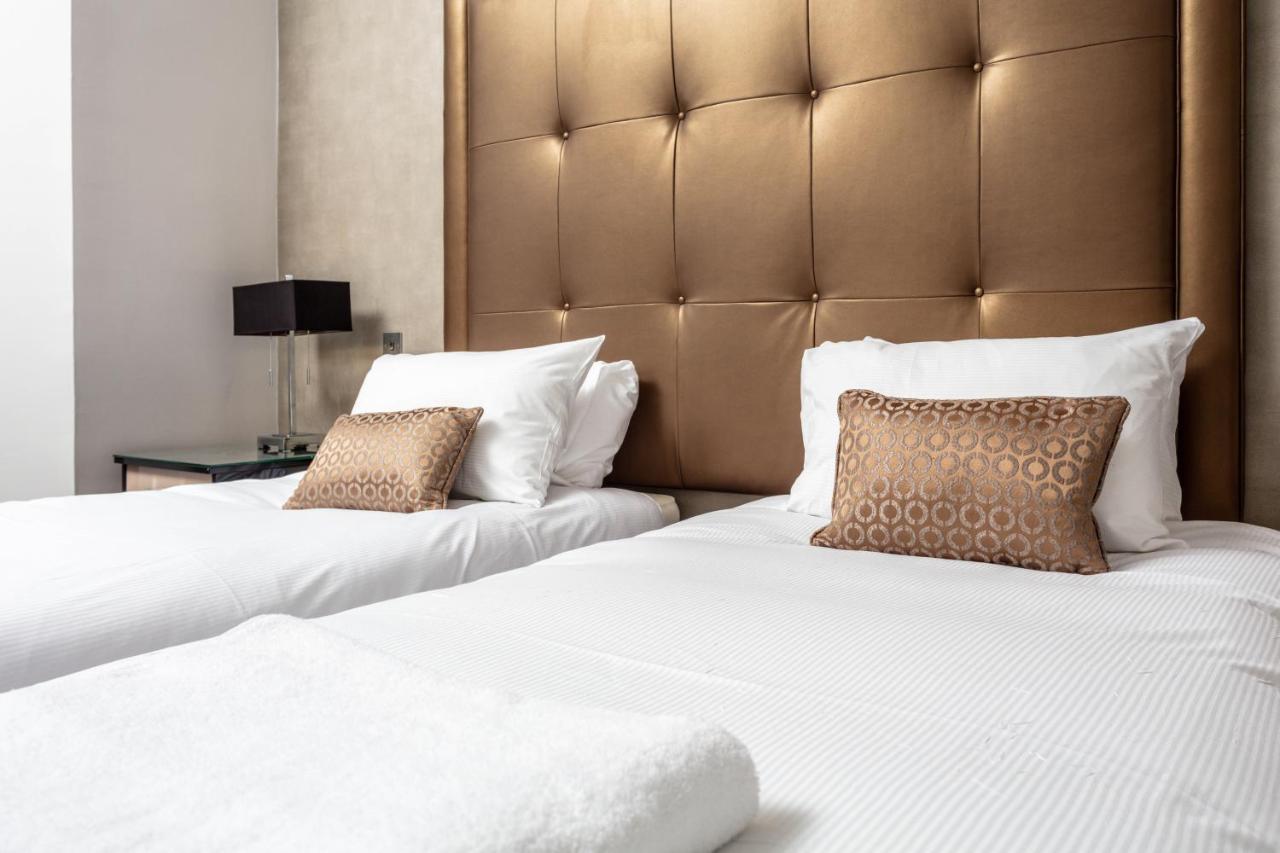 Executive King or Twin with Sofa Bed
