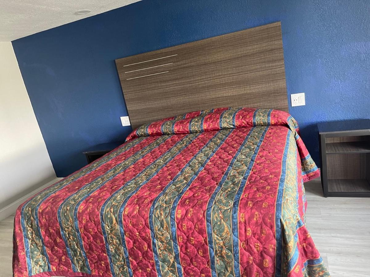 Sandman Motel — photo 24