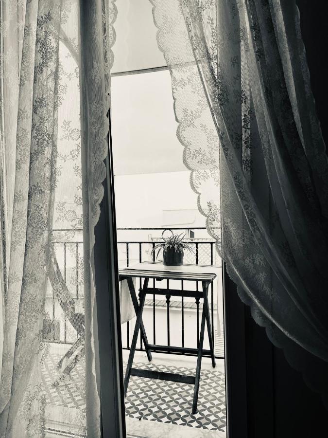 Il balconcino di Fiori d'Arancio con vista sulla baia
