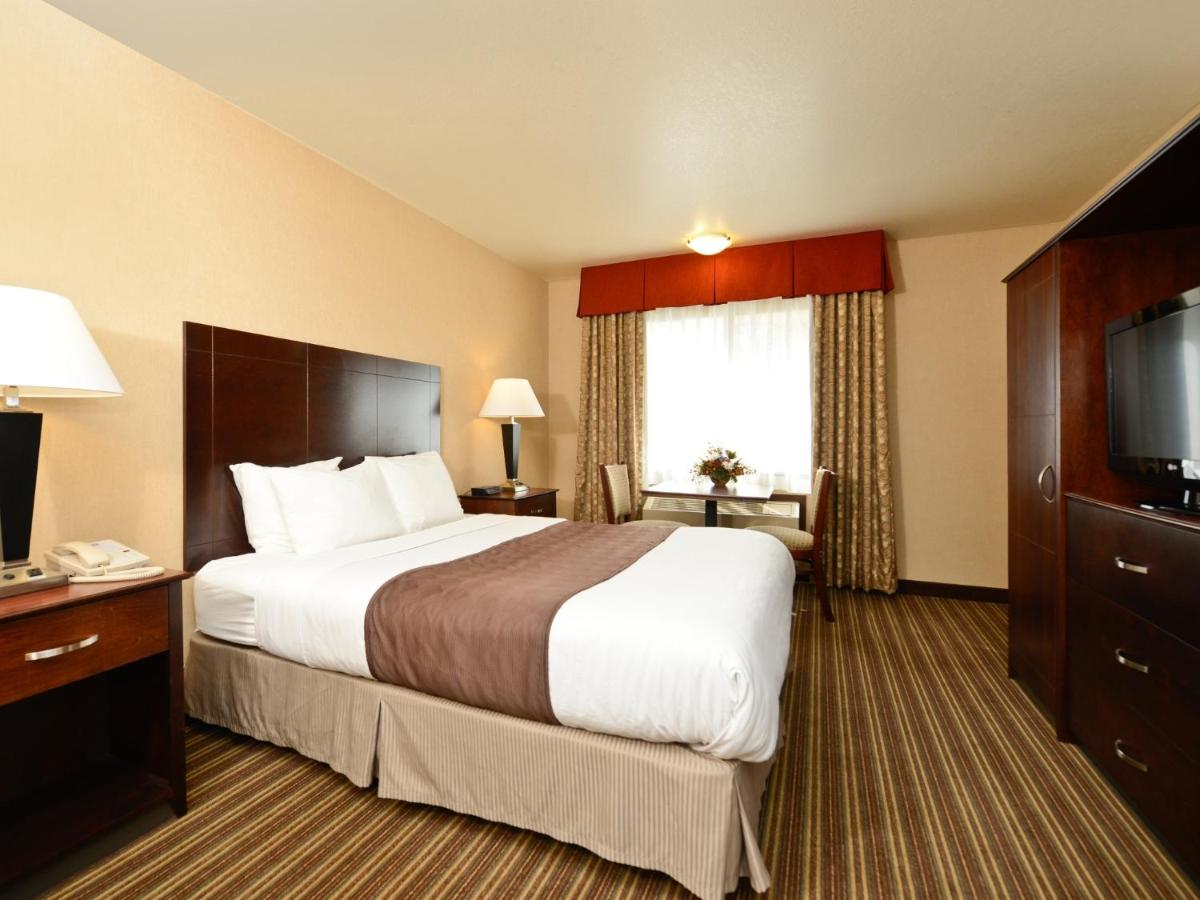 Yellowstone West Gate Hotel — photo 18