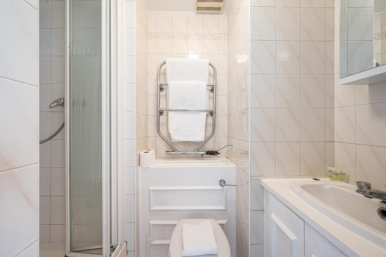 Studio at Chelsea cloisters Hotel - 3