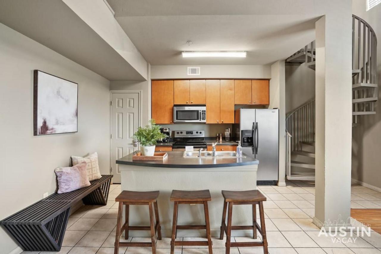 Balcony Views and Ideal West Campus Austin Location - 3