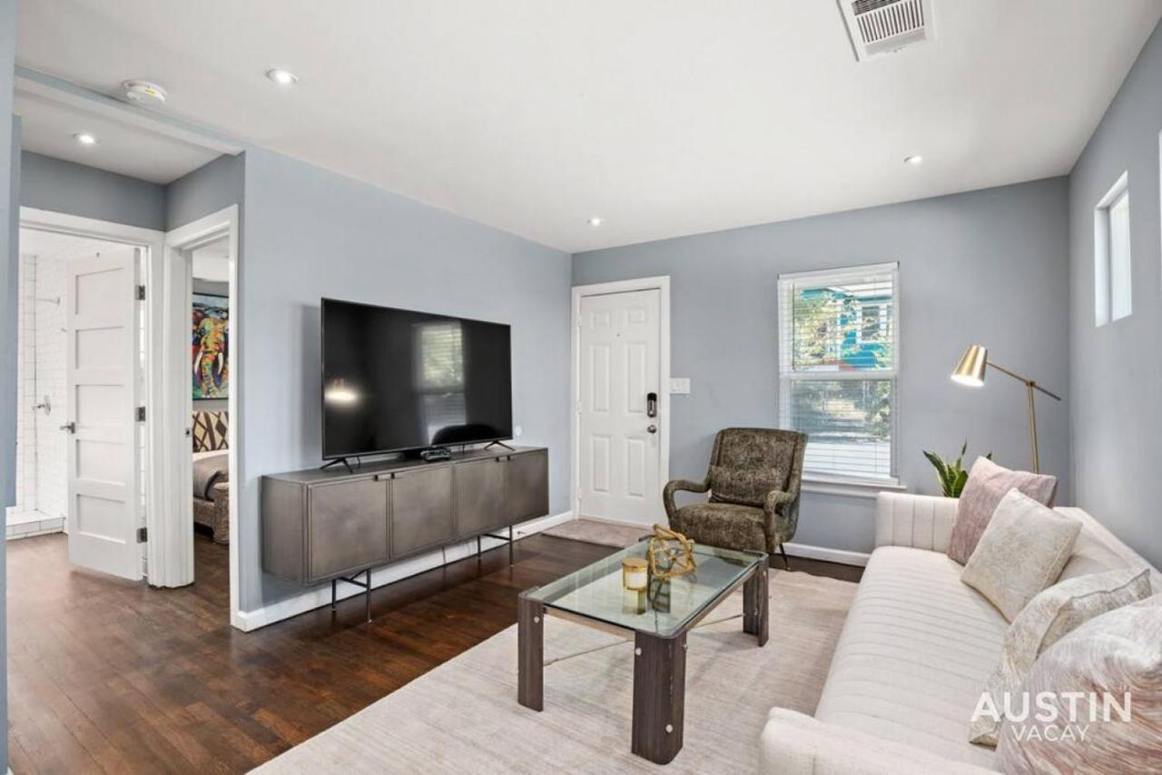 Gorgeous East Central Austin 2BD Close to Downtown - 3