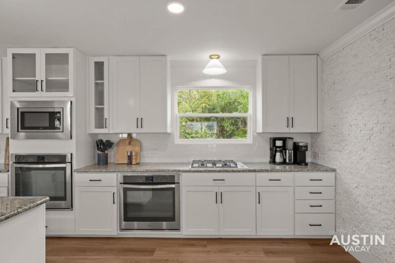 Capitol View DT w Elevator with Free Swim Club Access - 3