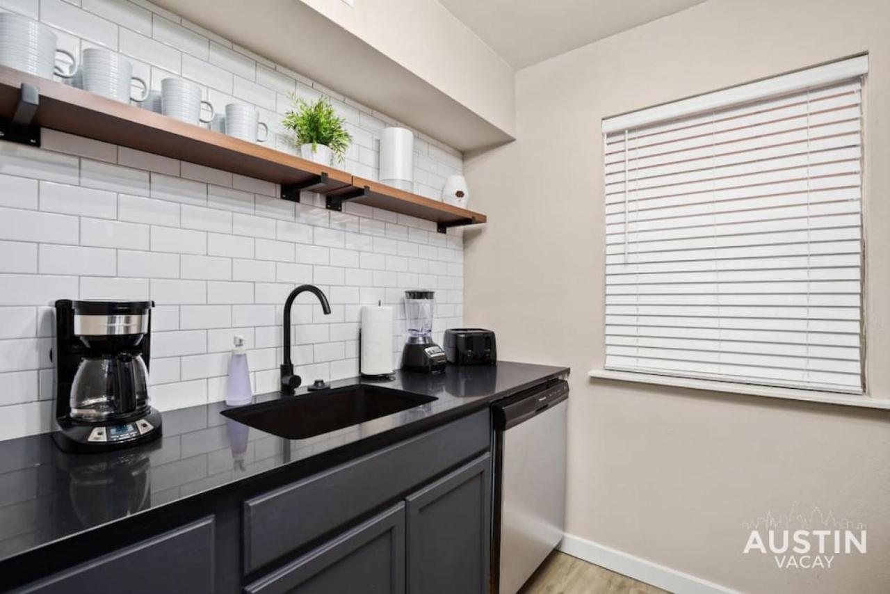 Walk to Restaurants or Cook in Subway Tile Kitchen - 4