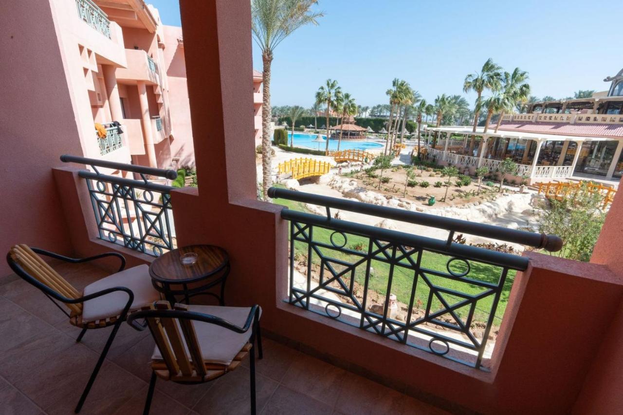 Parrotel Aqua Park Resort photo