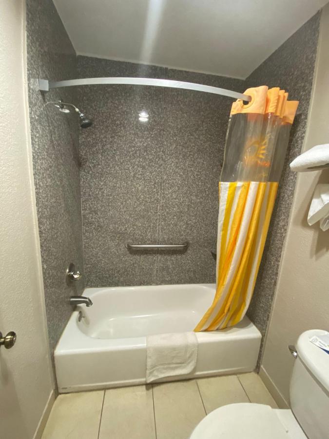Sunrise Inn — photo 15