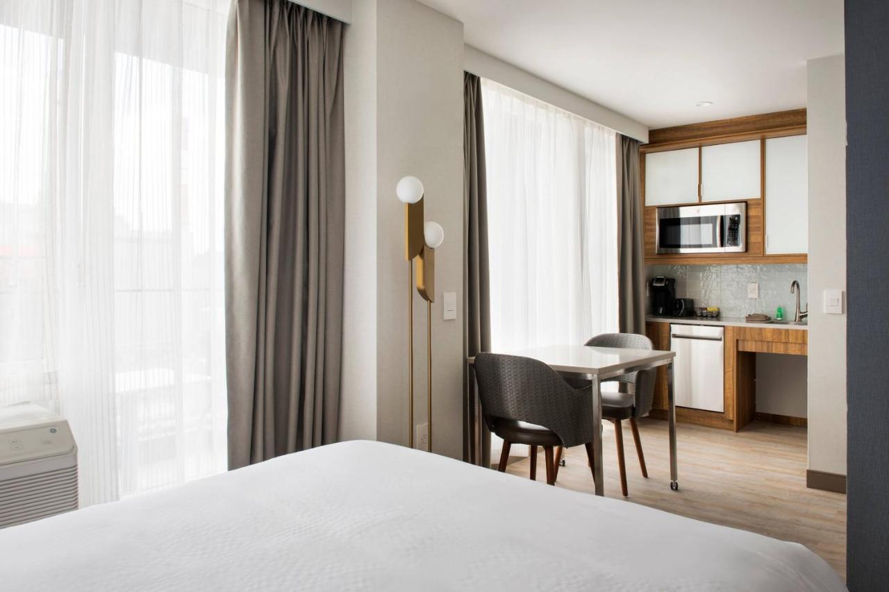 TownePlace Suites by Marriott New York Long Island City - 4