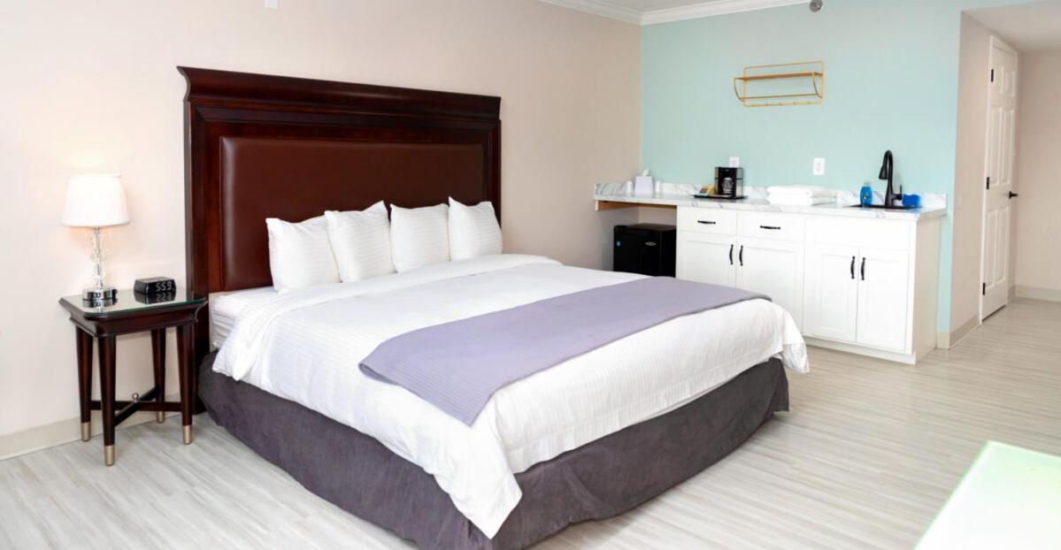 Bella Vista Hotel & Suites — photo 18