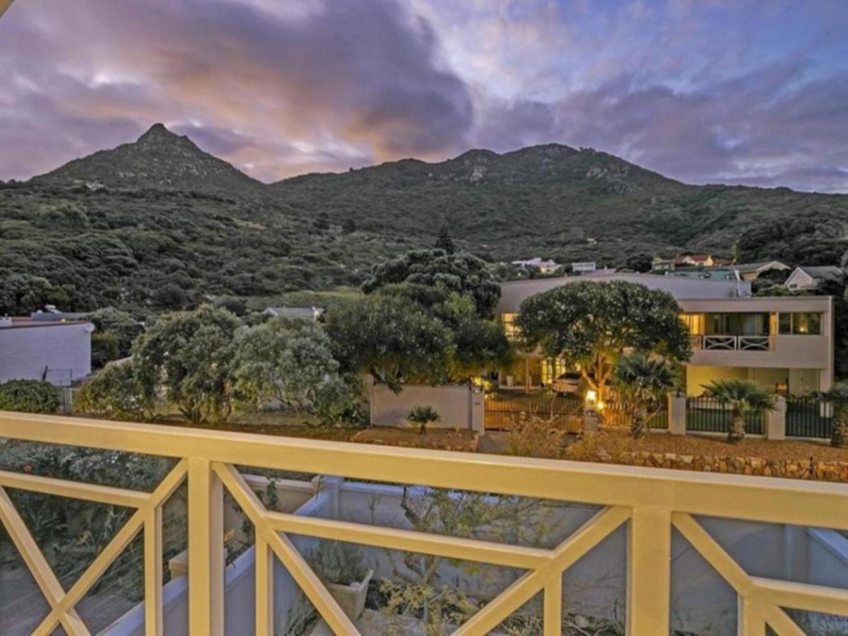 Villa de la Mer Hout Bay Beachfront - 4