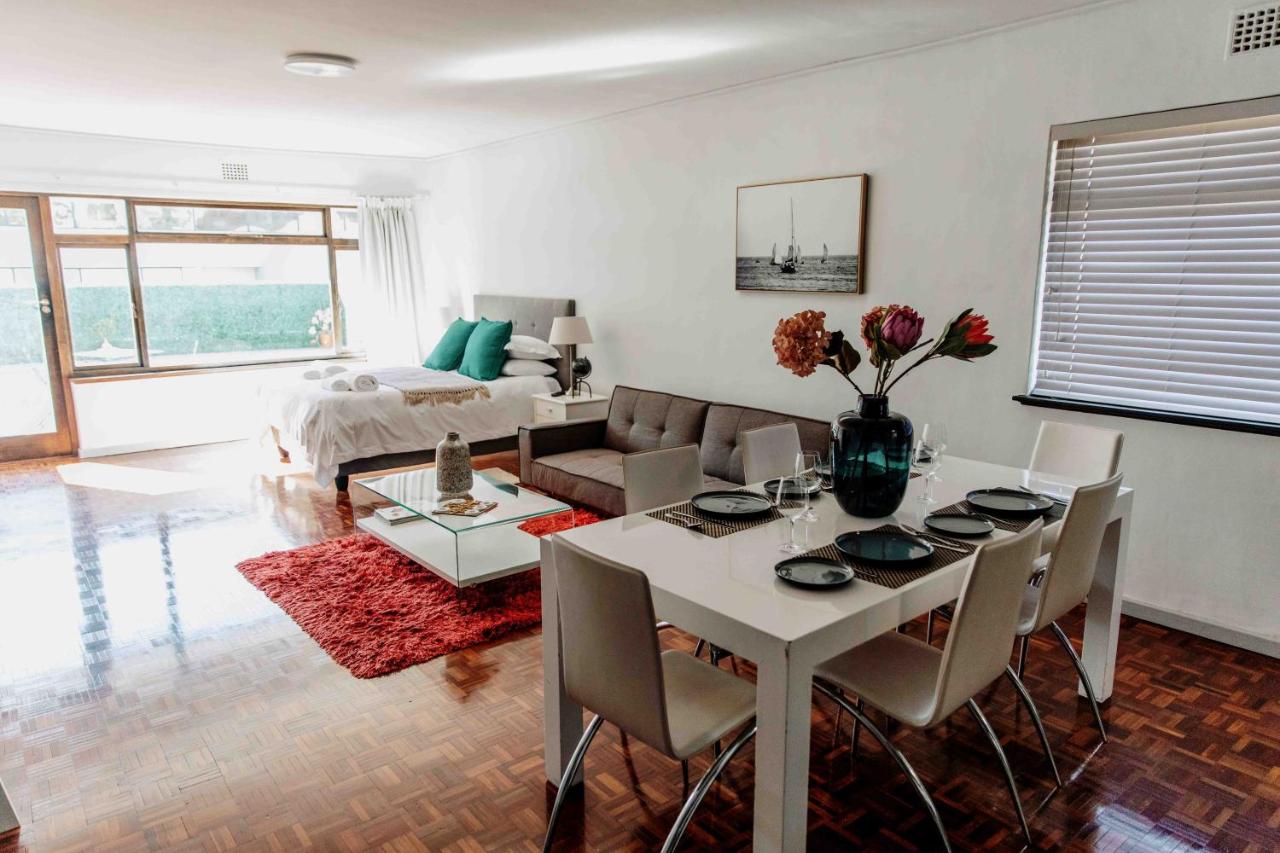 Camborne Holiday Apartments - 4