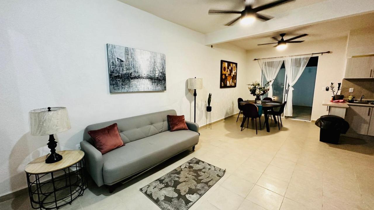 Franks House "Shared House" with Pool - 3