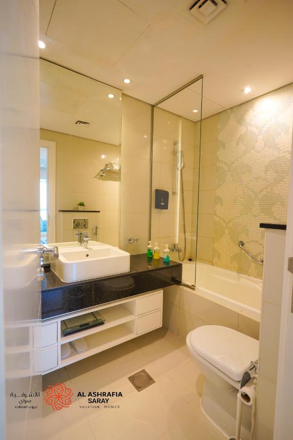 Al Ashrafia Saray Marvelous 1 BR - Damac Maison - Canal View - 3