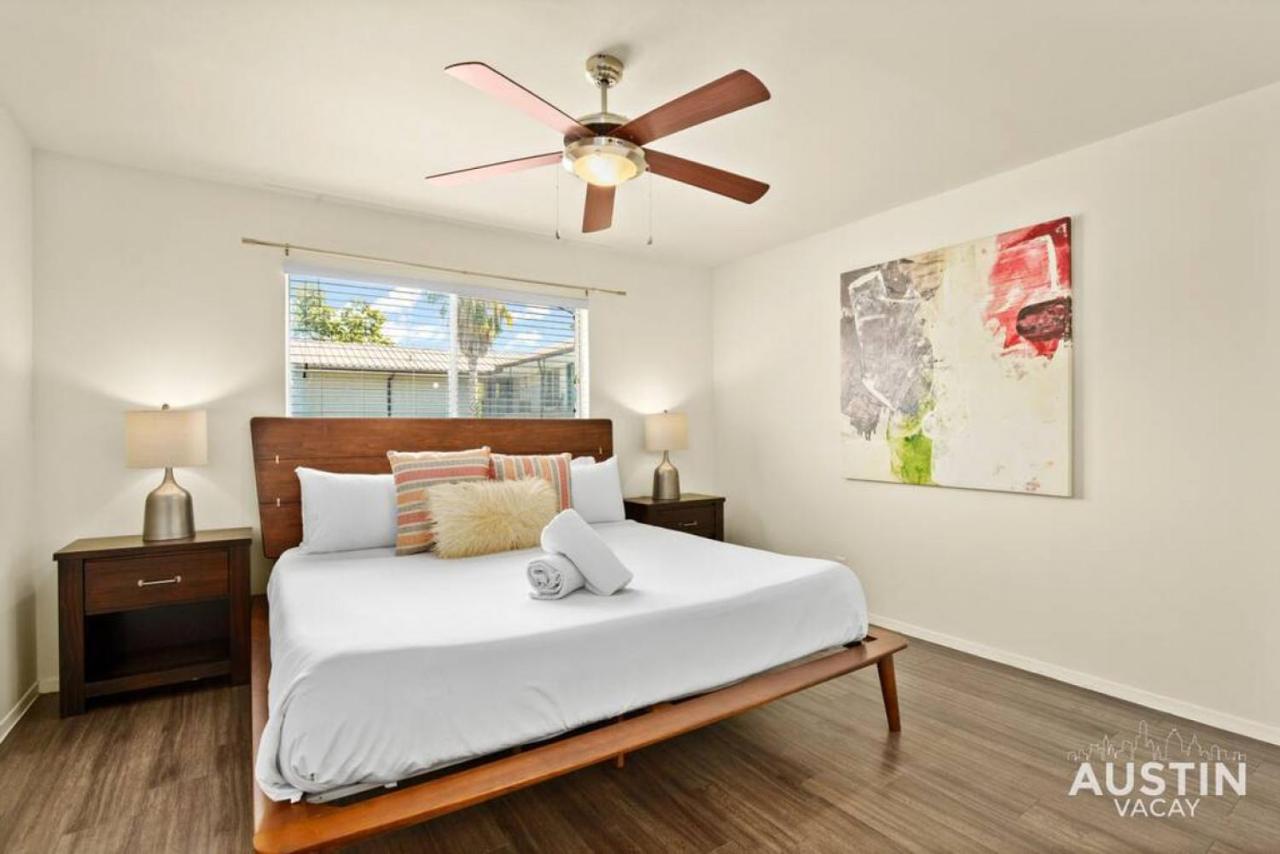 Walk to the Golf Course 2BD Apt, Pool, and Parking - 4