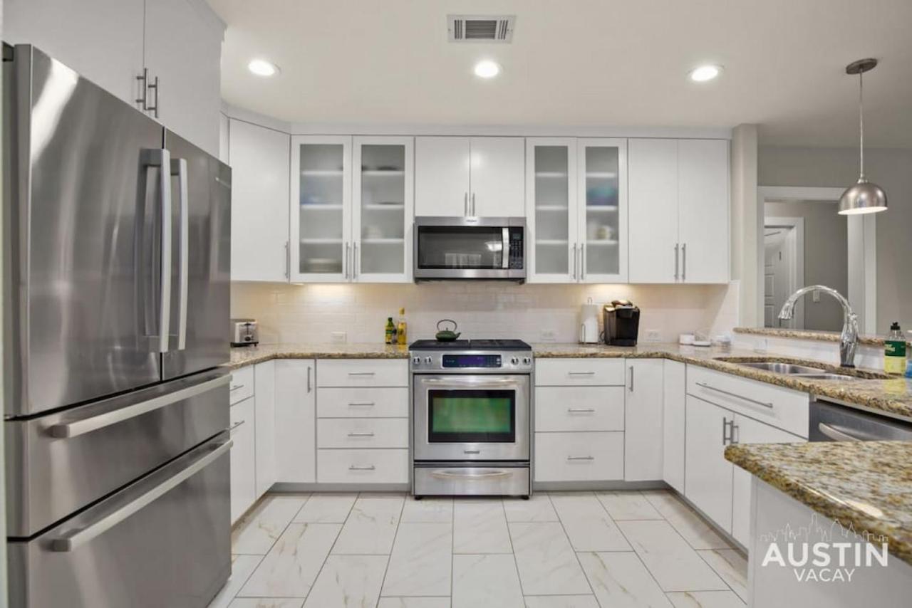 Gorgeous Home in Heart of Zilker with Full Kitchen - 2