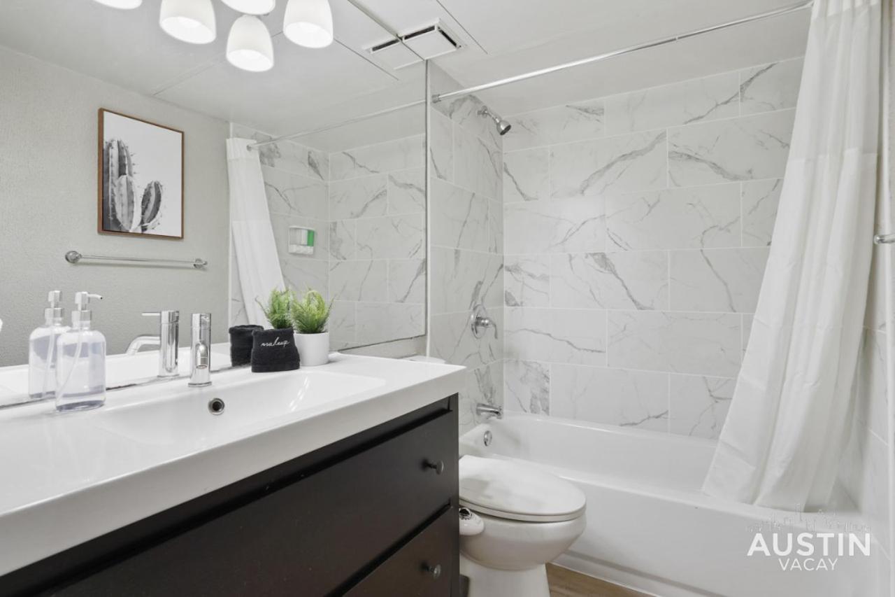 Enjoy Poolside TVs and Private Cabanas off N Lamar - 3