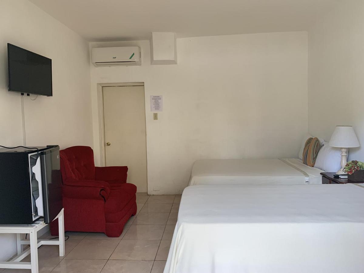 Comfy Stay in Jamaica -Enjoy 7 Miles of White Sand Beach! villa - 4