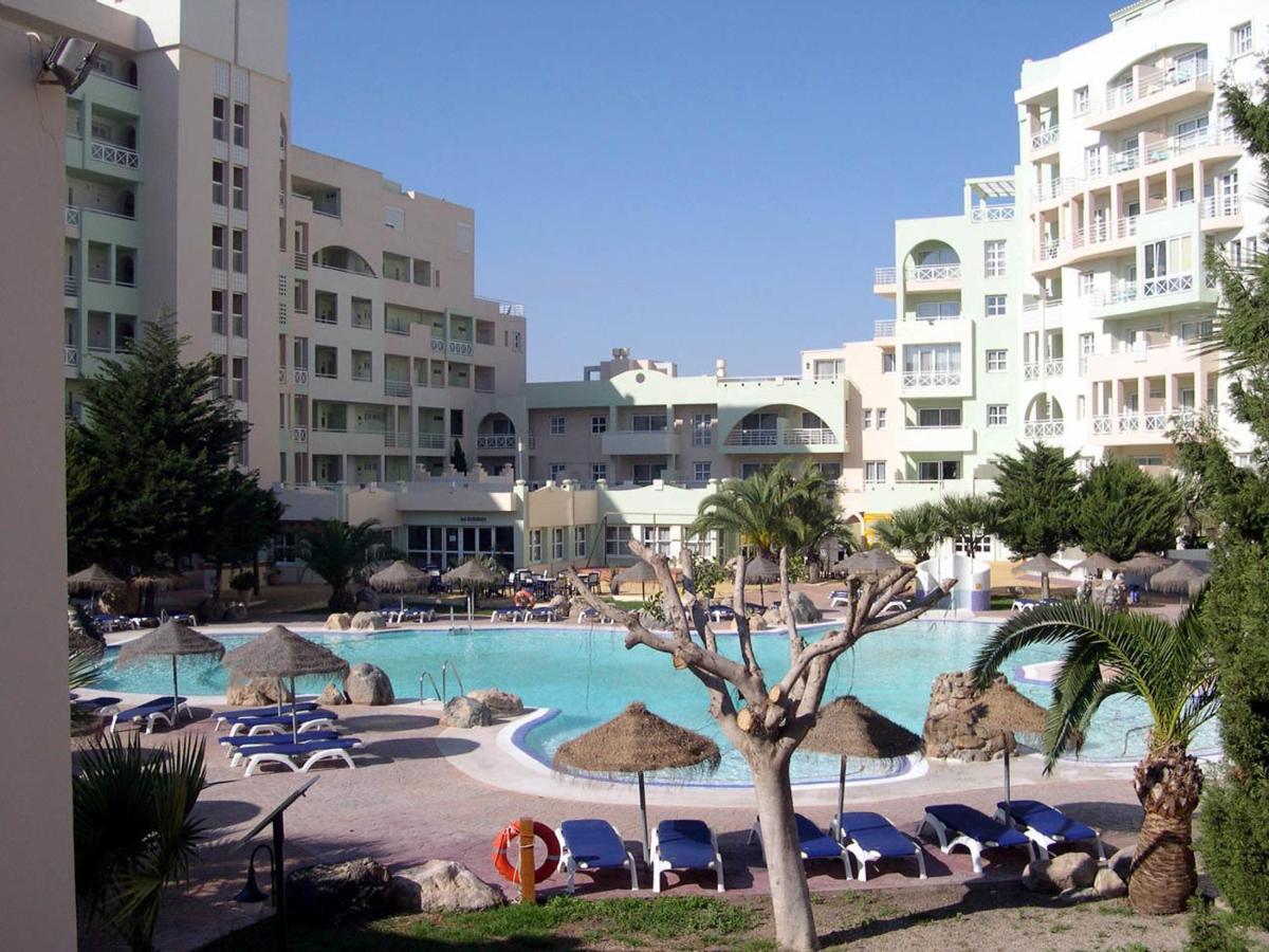 Apartamentos Fenix Beach, Roquetas de Mar, Spain - Booking.com