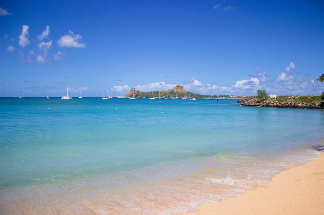 Beach: Bay Gardens Beach Resort & Spa