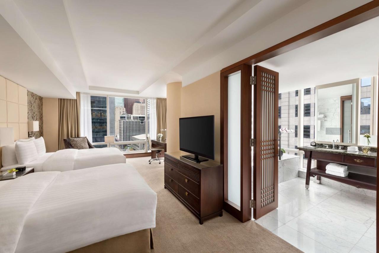 Shangri-La Toronto photo