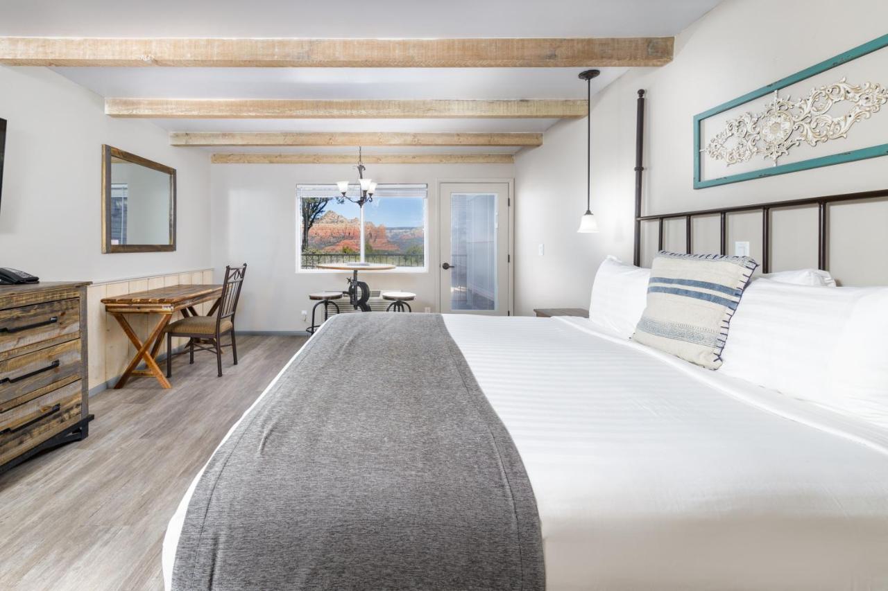 Sky Ranch Lodge — photo 13