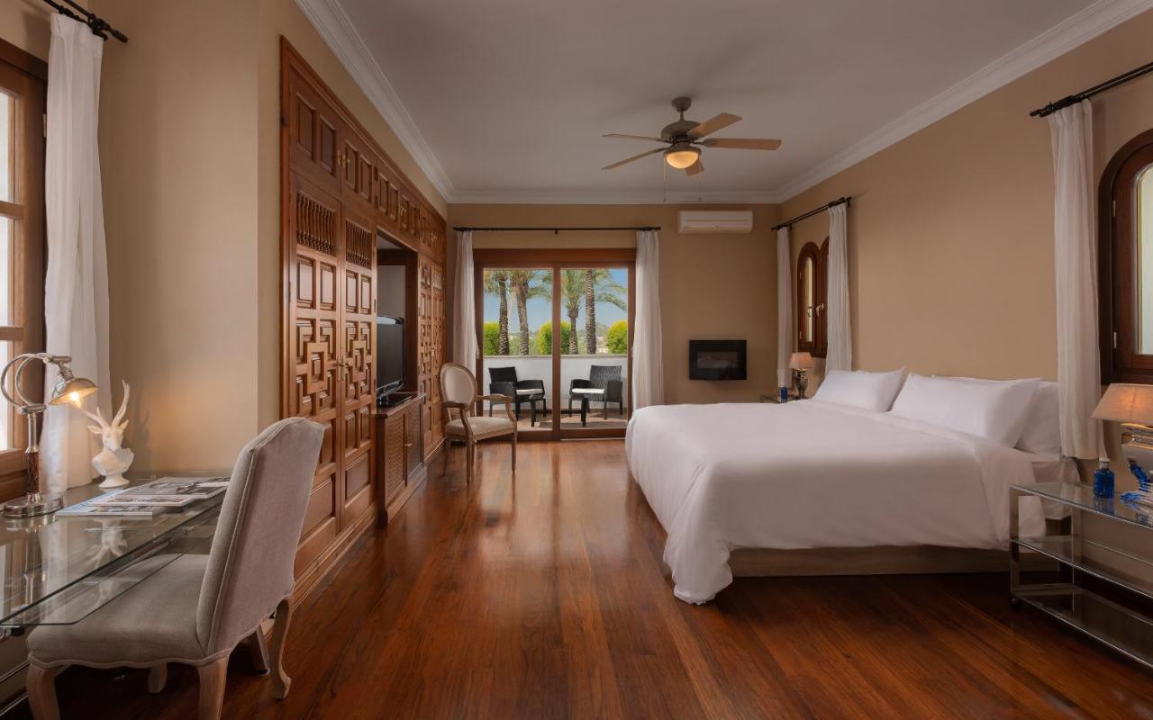 Cubo's Mountain Bayview Luxury Villa - 3
