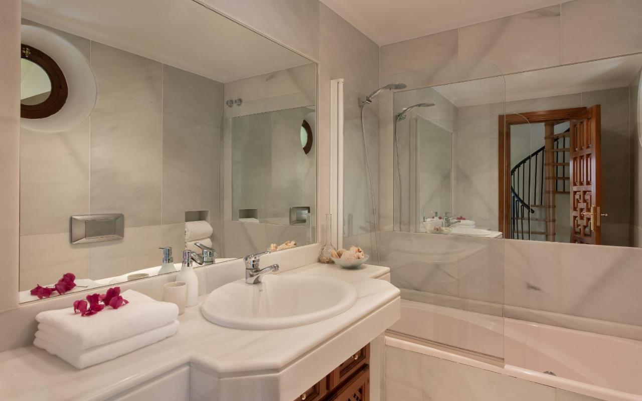 Cubo's Mountain Bayview Luxury Villa - 5