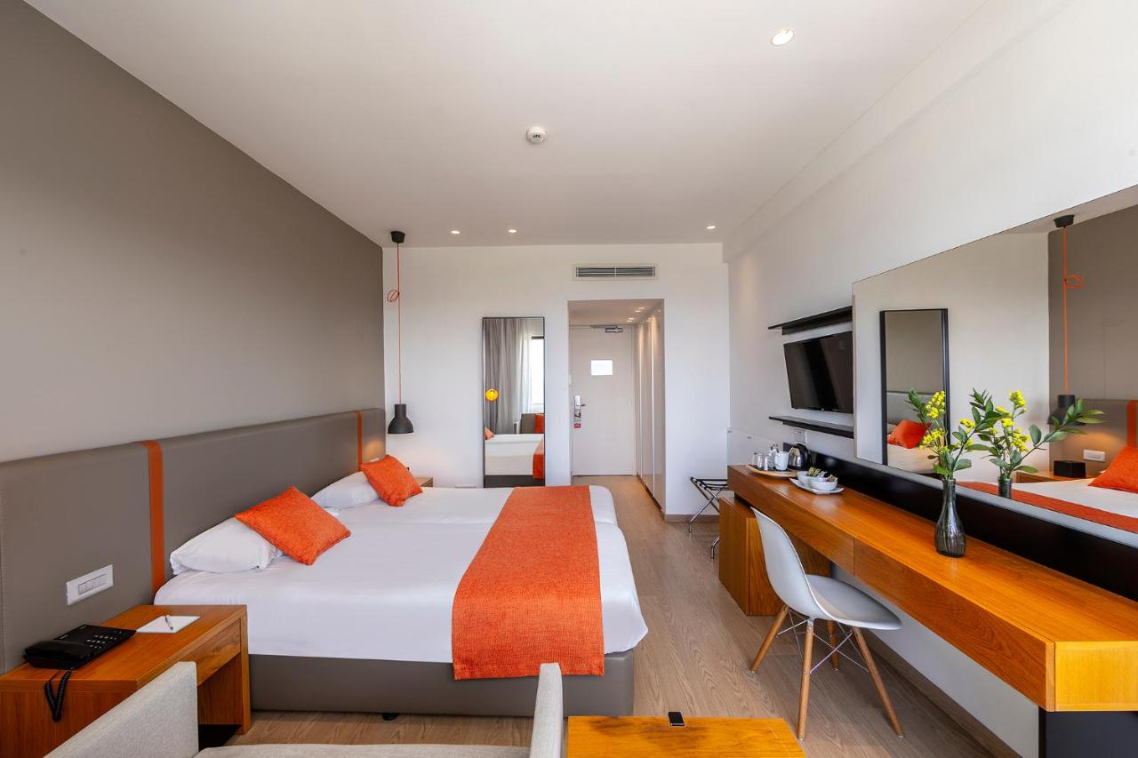 Crystal Springs Beach Hotel photo