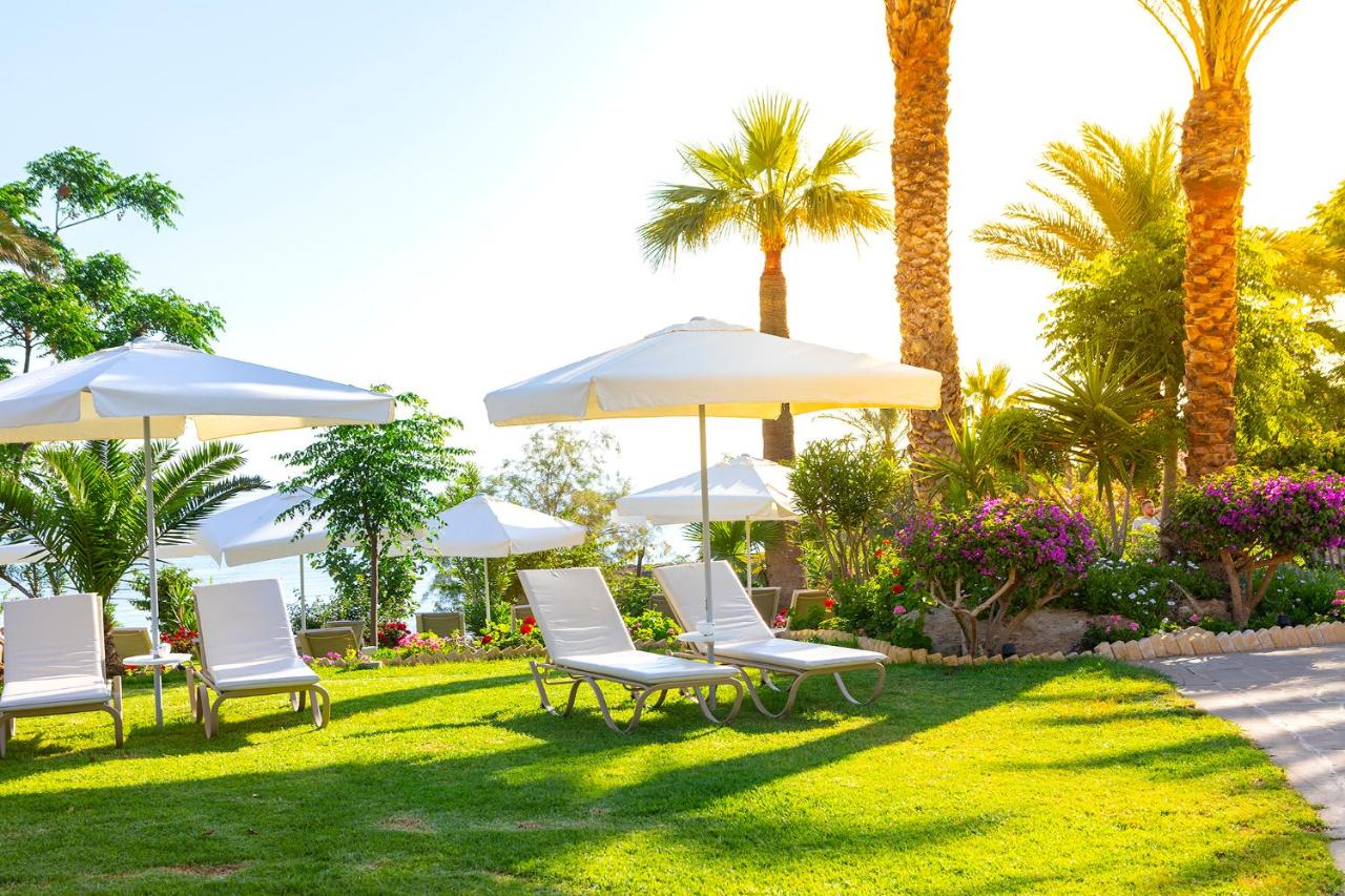 Crystal Springs Beach Hotel photo