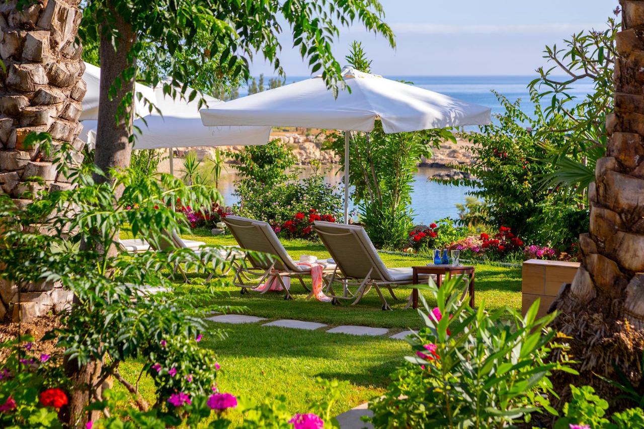 Crystal Springs Beach Hotel photo