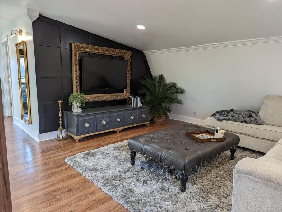 Modern Cabin Close to Downtown - 5