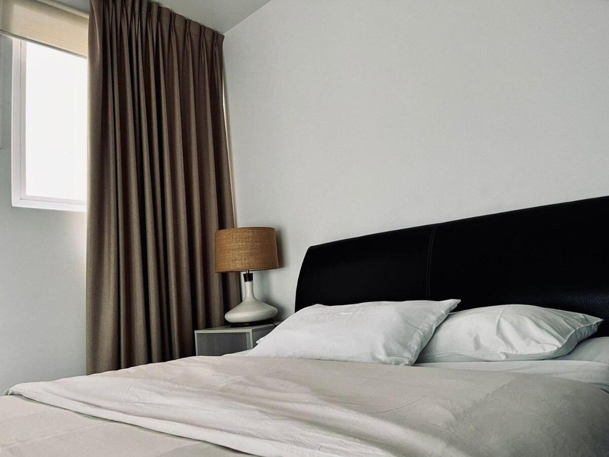 Condesa Residence Amsterdam 203 Shiny 1Bed 1Bath on Amsterdam Av - 2