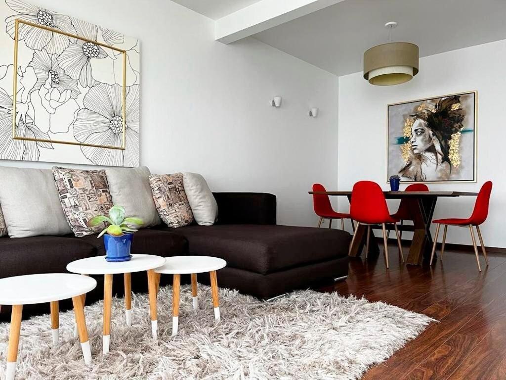 Condesa Residence Amsterdam 302 Fantastic 1Bed 1Bath on Amsterdam AV