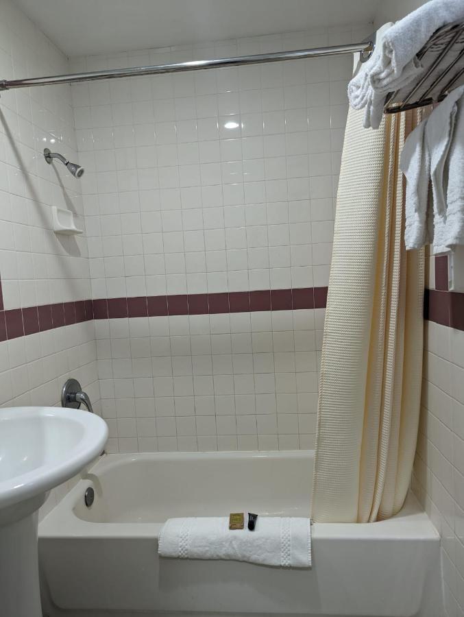 Topper Motel — photo 23