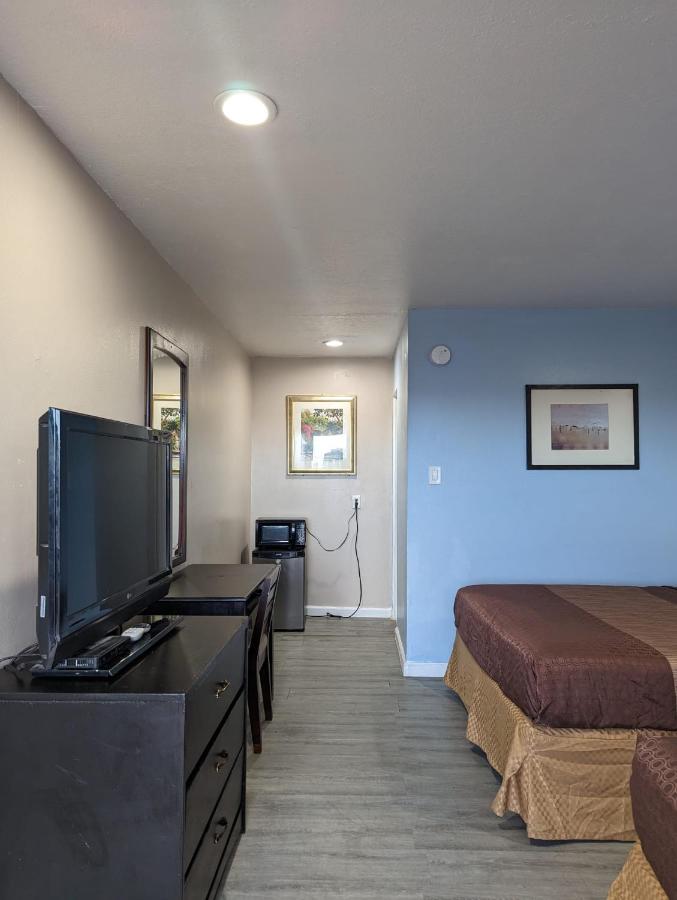Topper Motel — photo 13