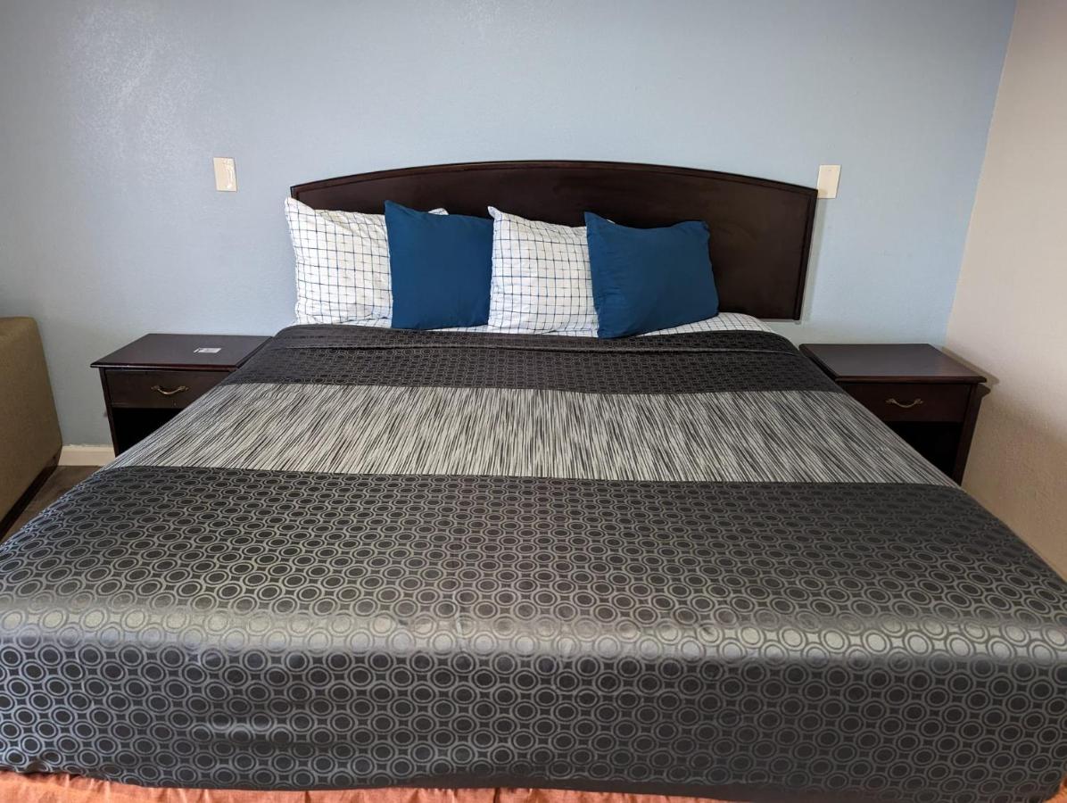 Topper Motel — photo 10