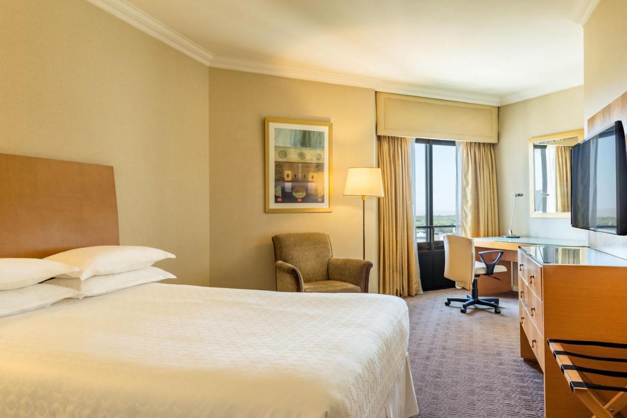Sheraton Buenos Aires Hotel & Convention Center photo