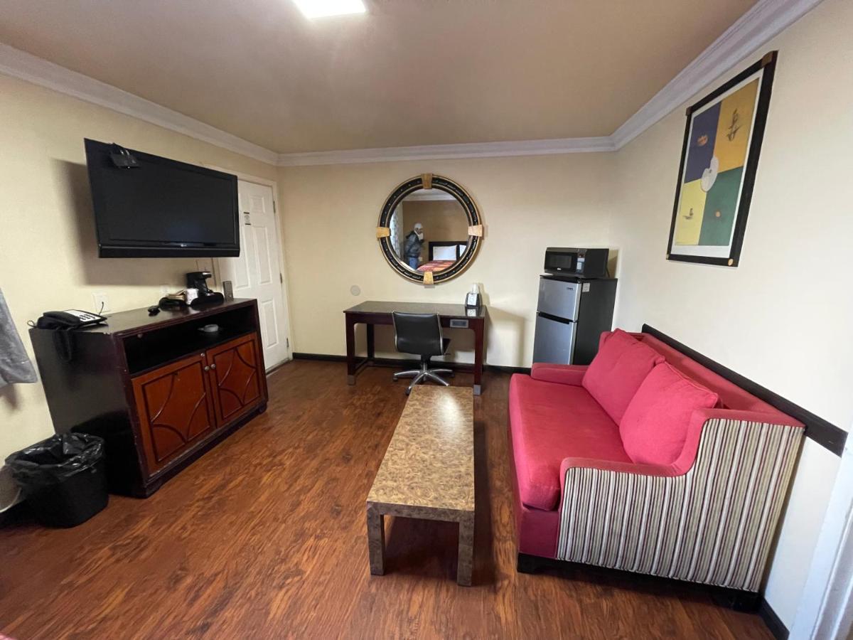 Lamplighter Inn — photo 4