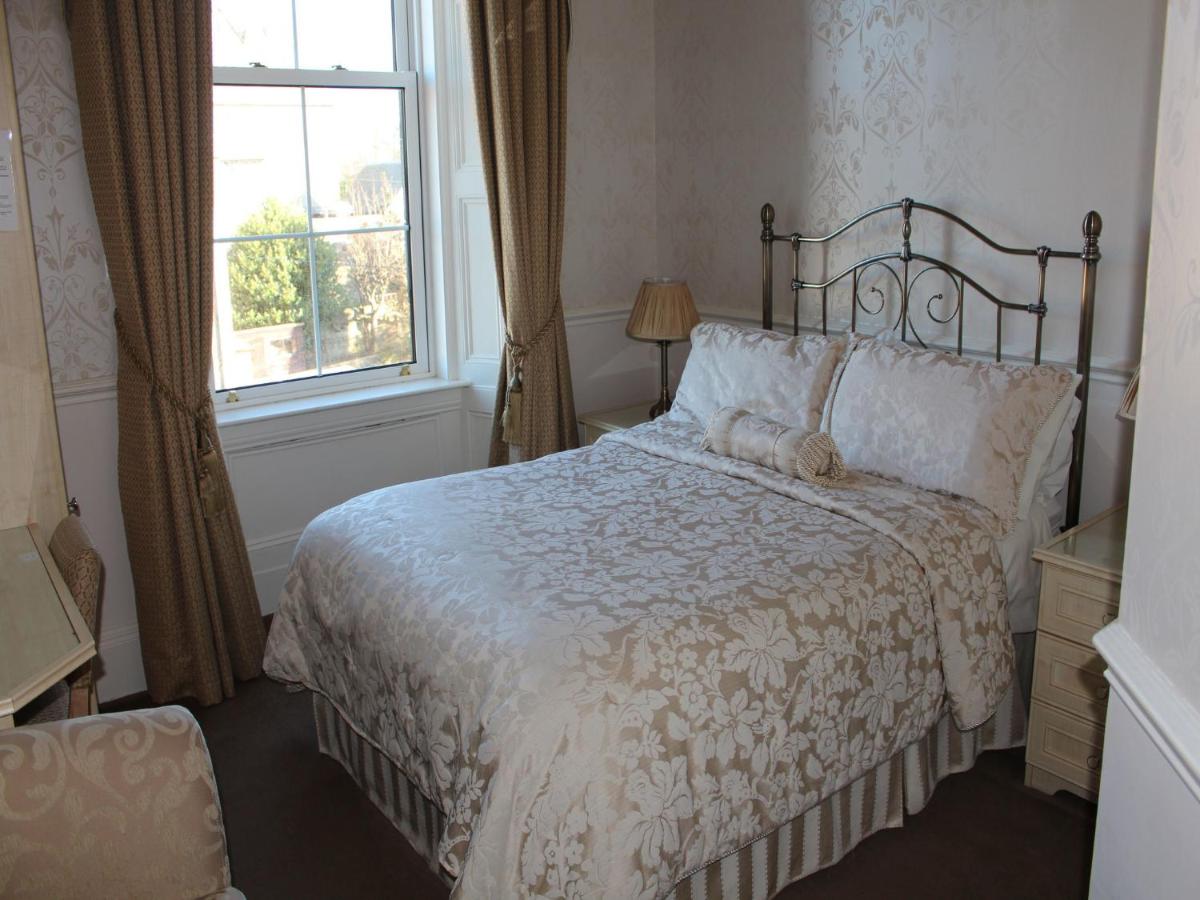 Highfield Guest House - Laterooms