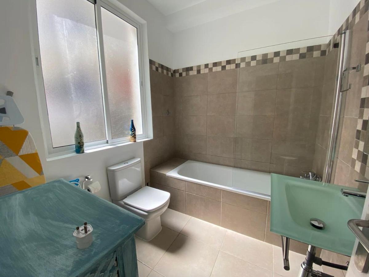 2BR with beachviews 1 min walking from the sea