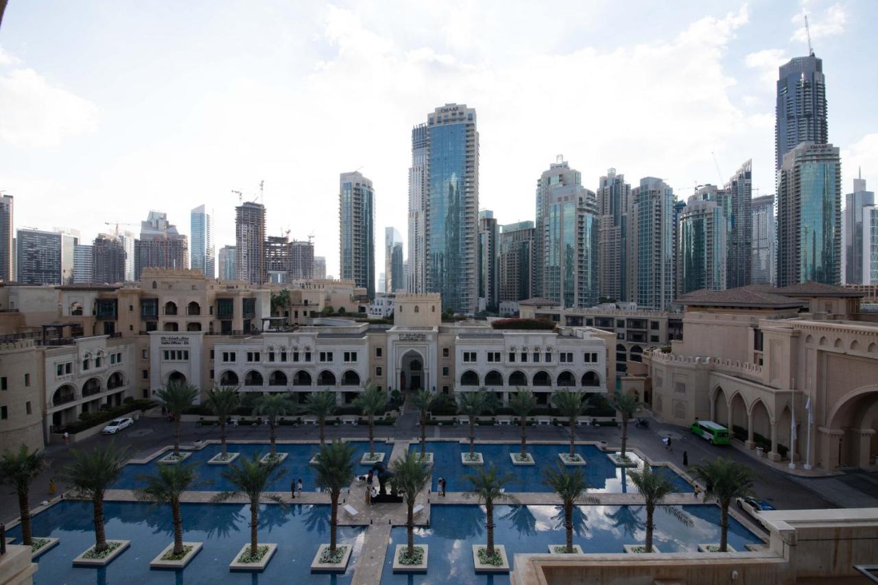 Chic 2BR with Burj Khalifa View in Souk Al Bahar - 5