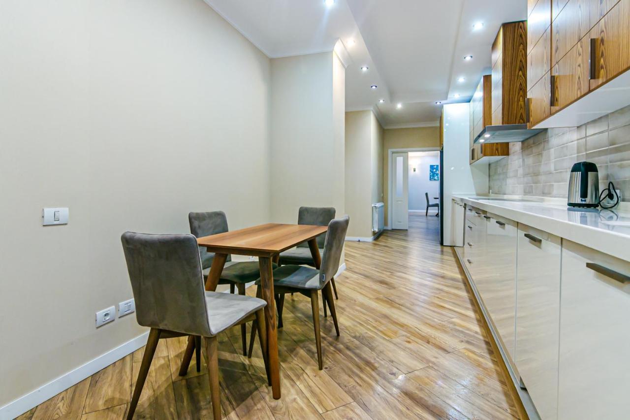 Isr Baku Family Hotel apartment photo