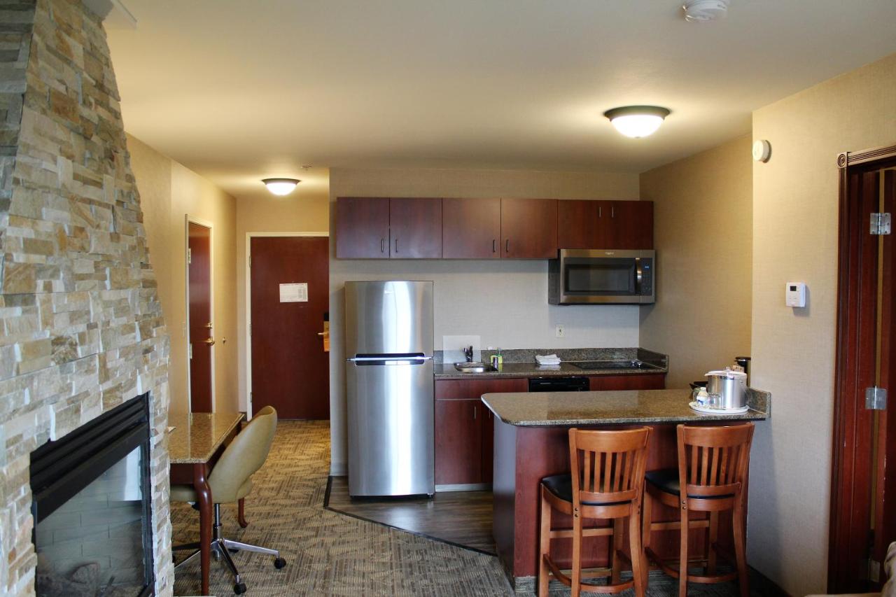 Medallion Inn and Suites — photo 20