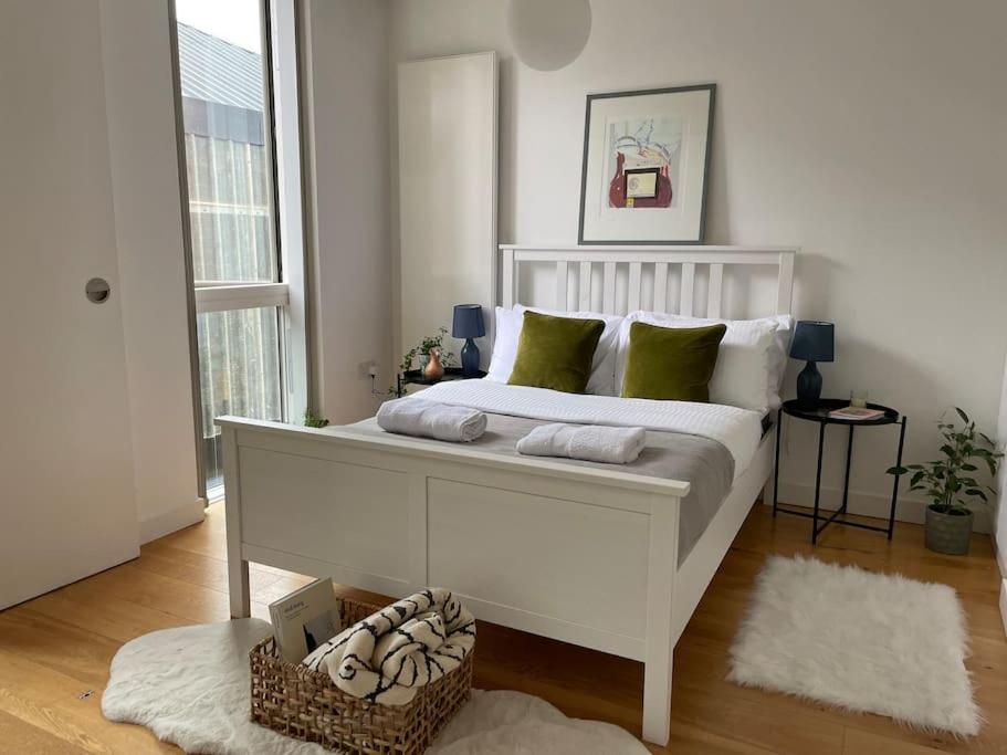 Shoreditch Cosy Flat, next to Van Gogh exhibition - 2