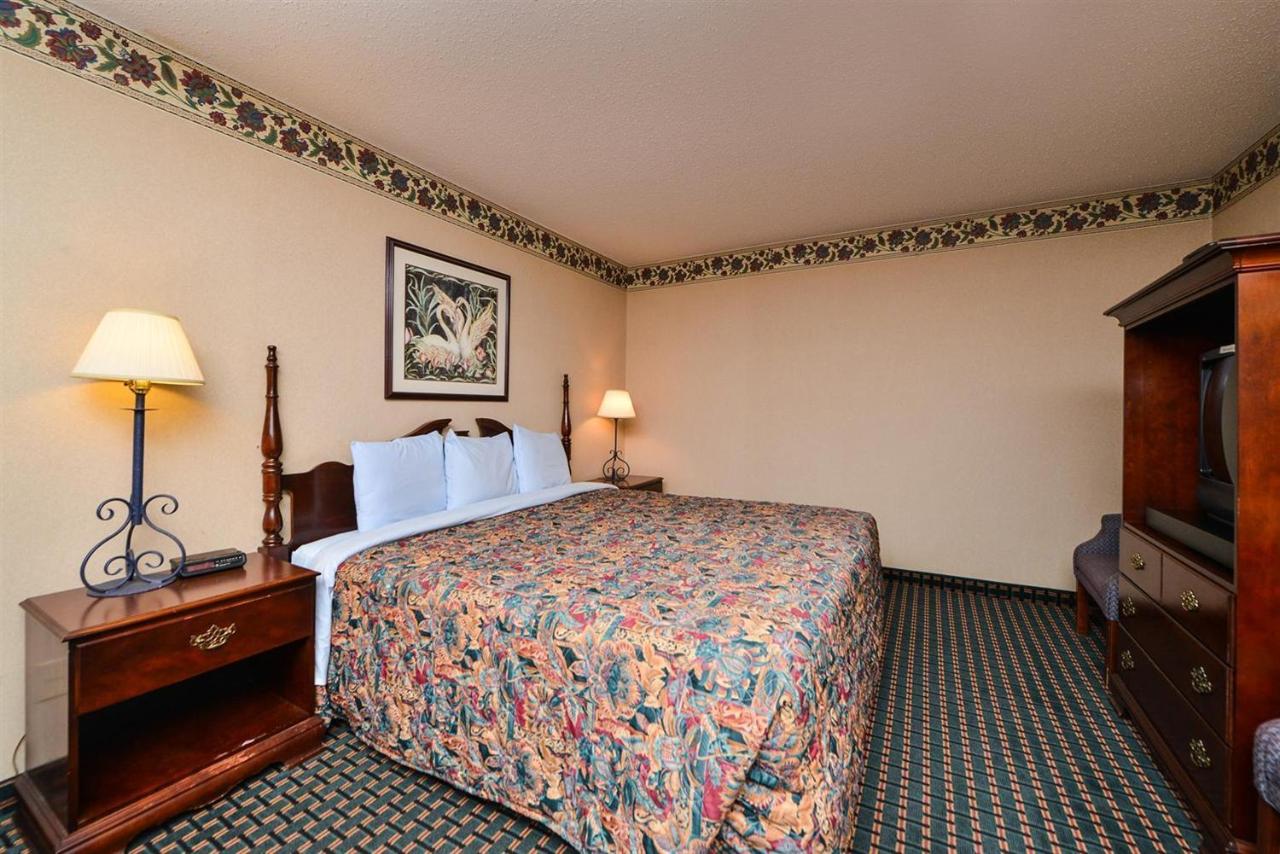 Budget Inn & Suites — photo 11