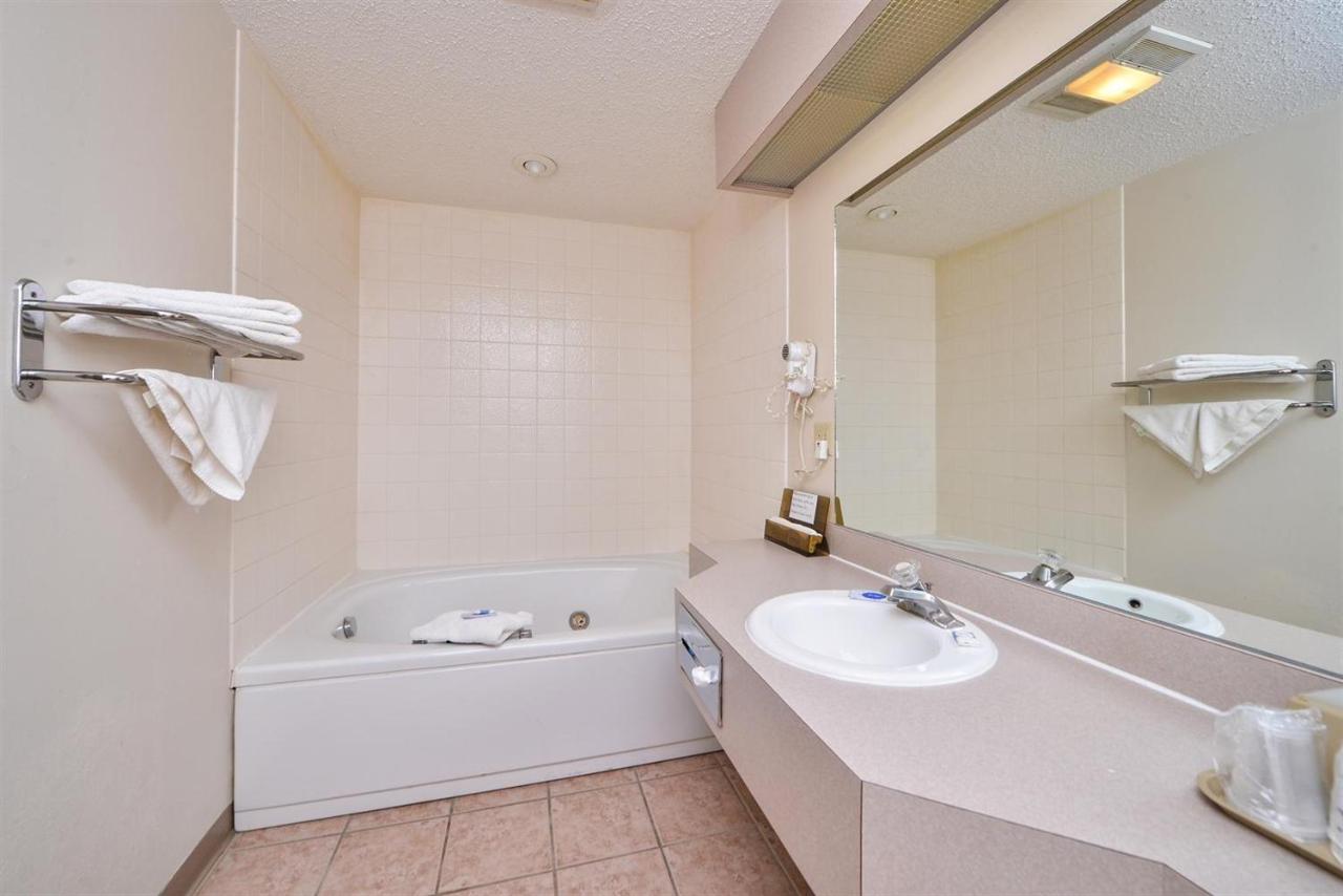 Budget Inn & Suites — photo 8